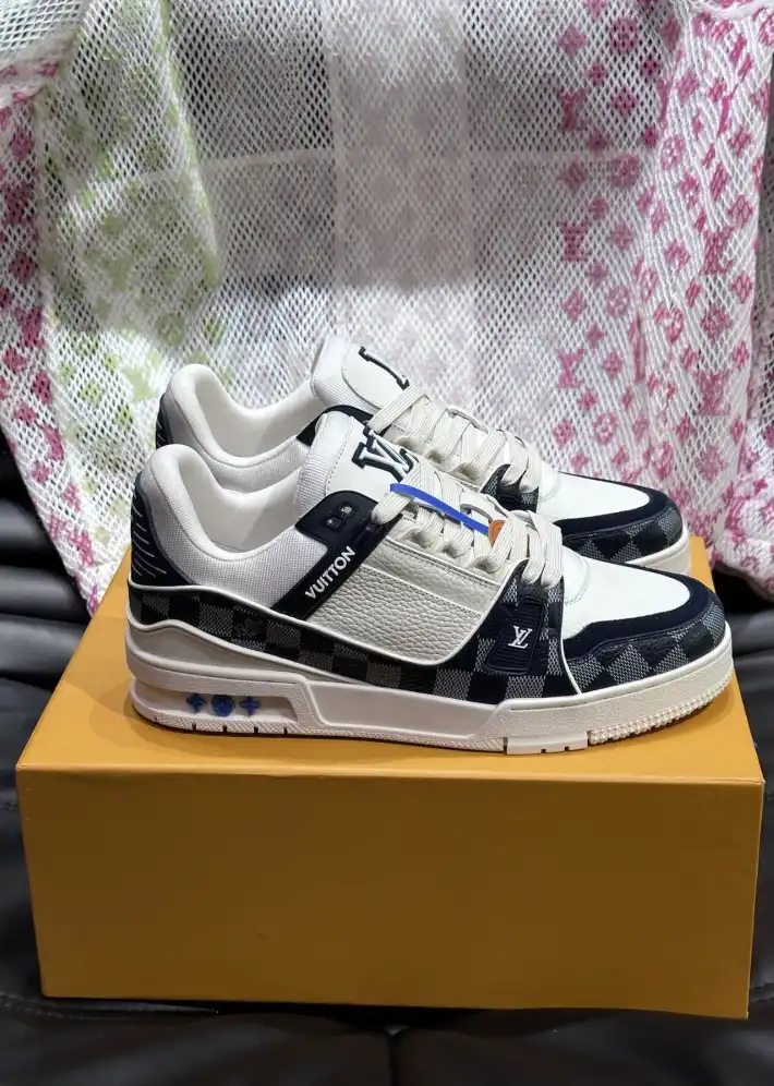 hype Louis Vuitton Sneakers