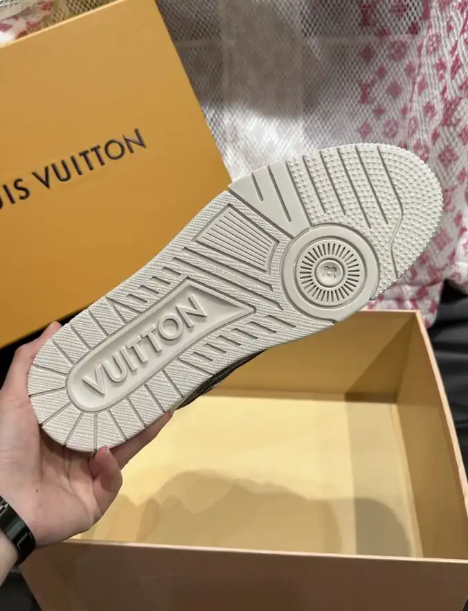 hype Louis Vuitton Sneakers