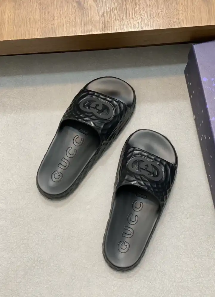 hype Gucci Slippers