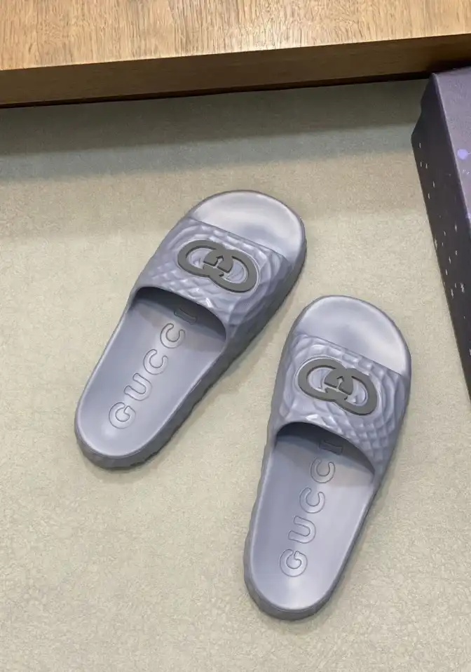 hype Gucci Slippers