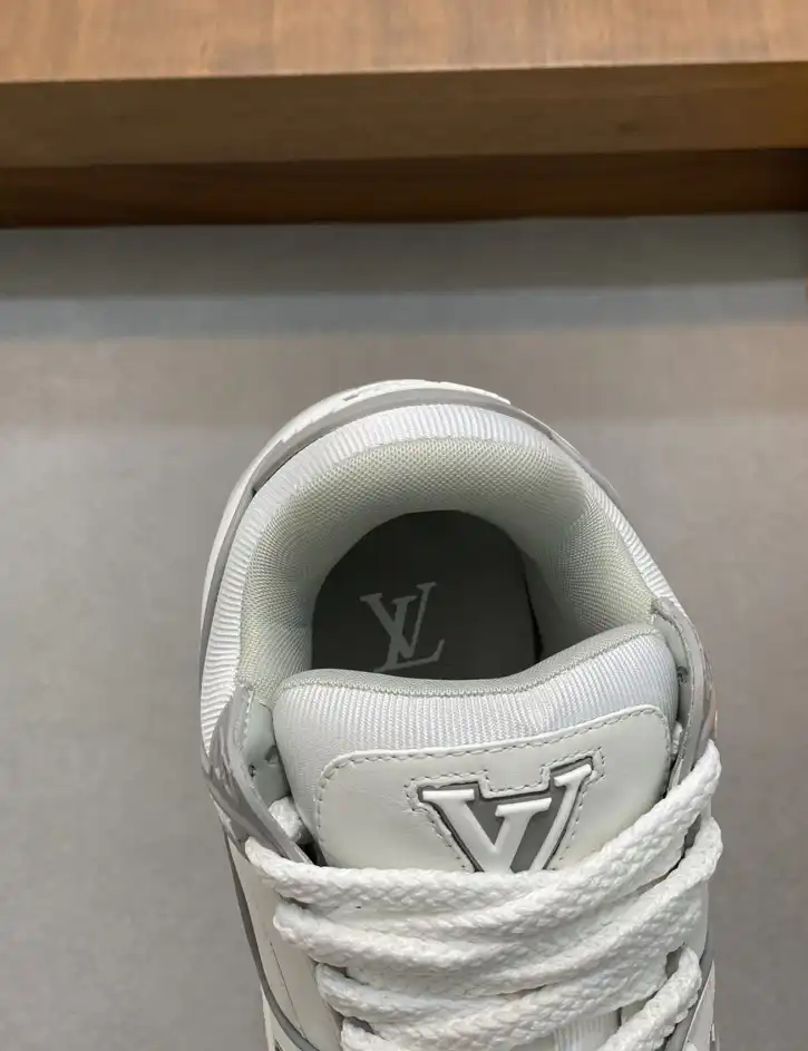 hype Louis Vuitton Sneakers