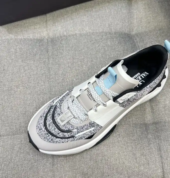 hype Valentino Sneakers