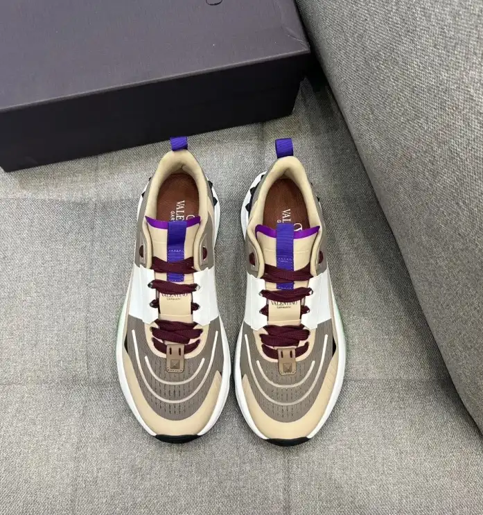 hype Valentino Sneakers