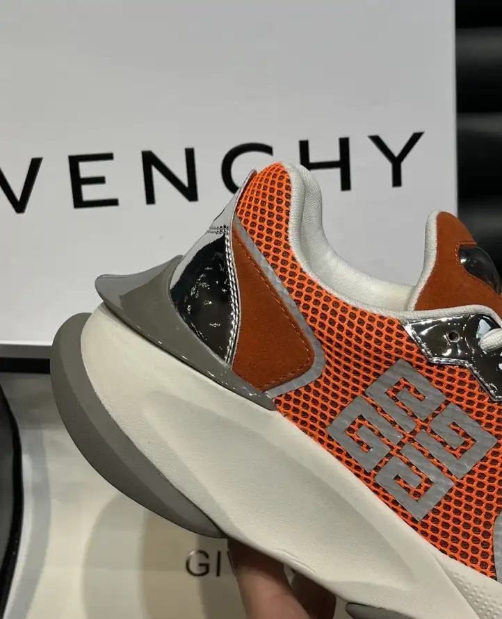 hype Givenchy Sneakers