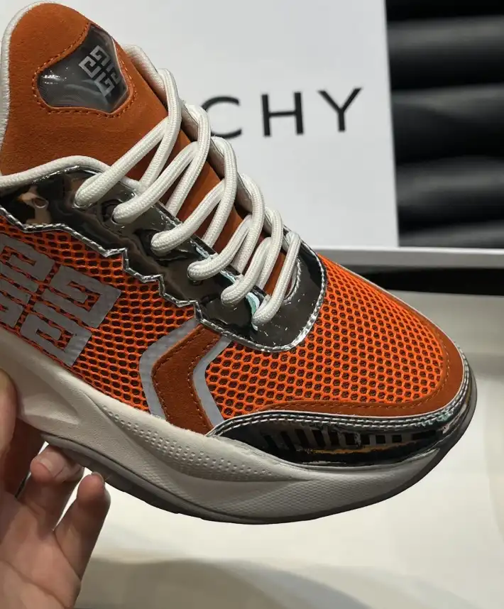 hype Givenchy Sneakers