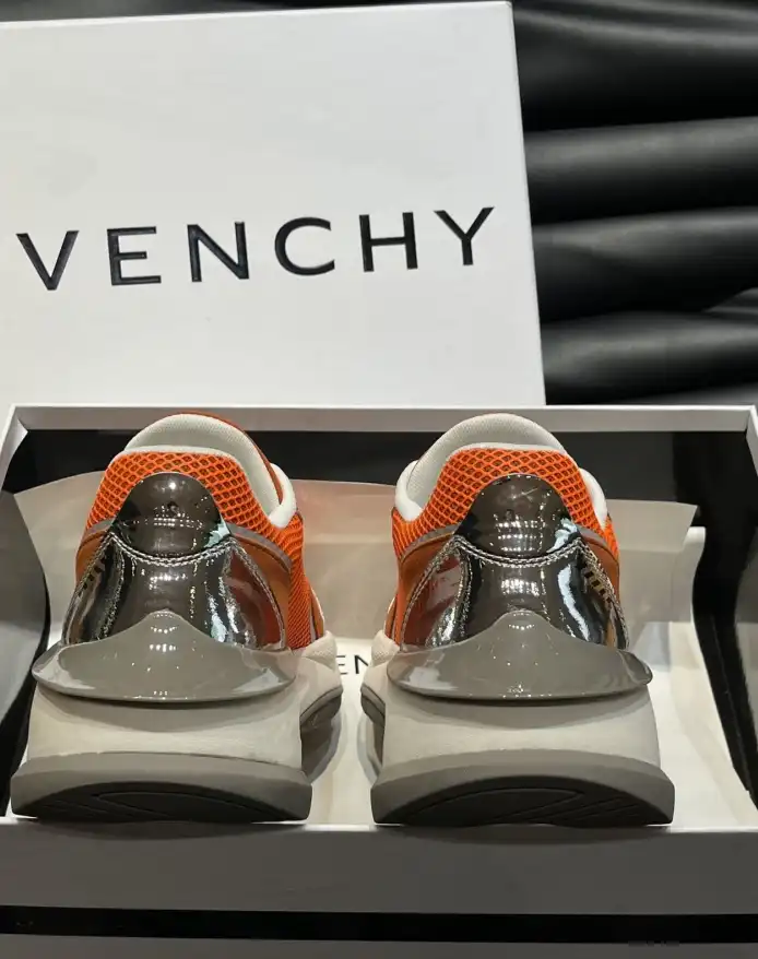 hype Givenchy Sneakers