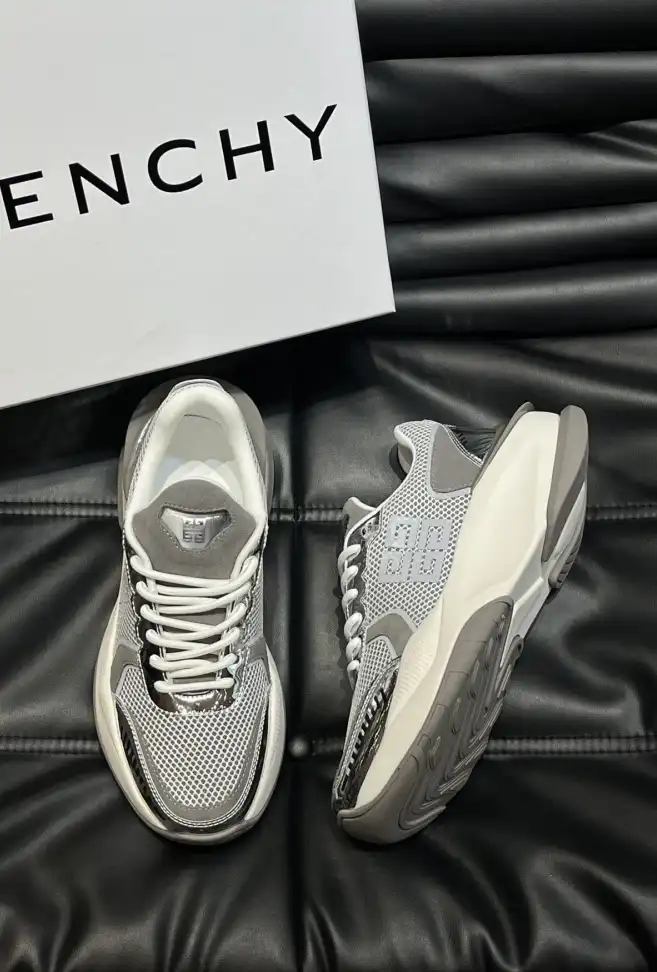 hype Givenchy Sneakers