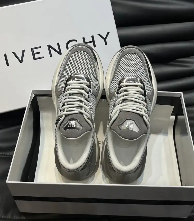 hype Givenchy Sneakers