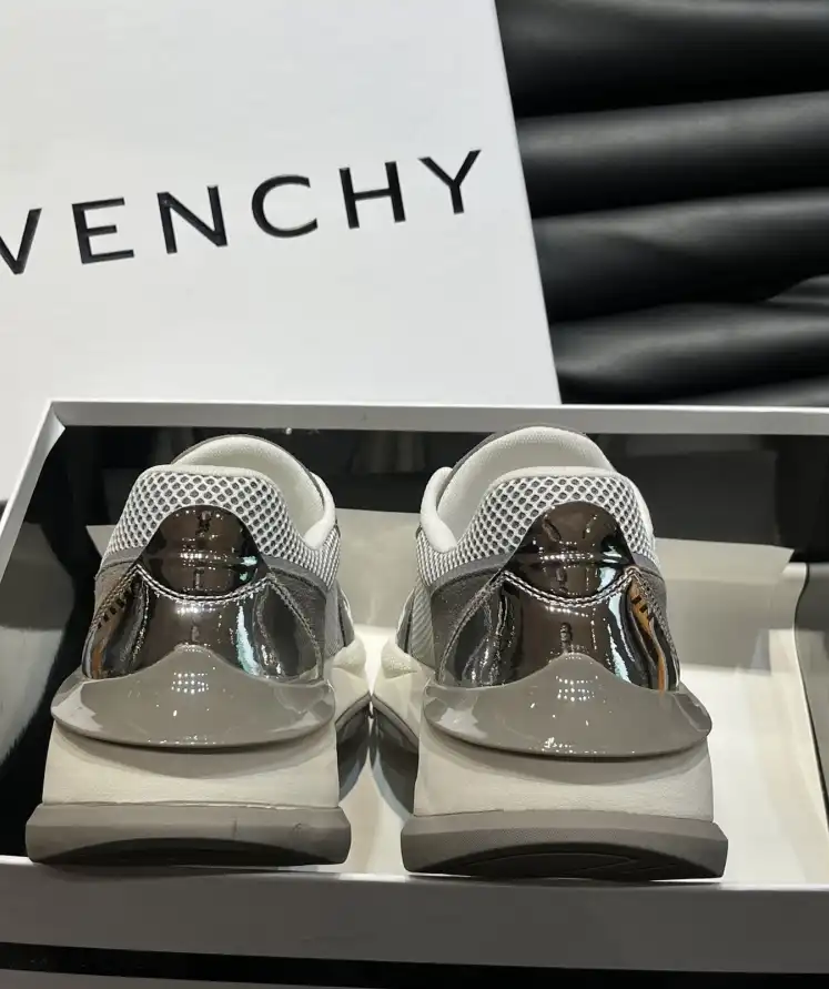 hype Givenchy Sneakers