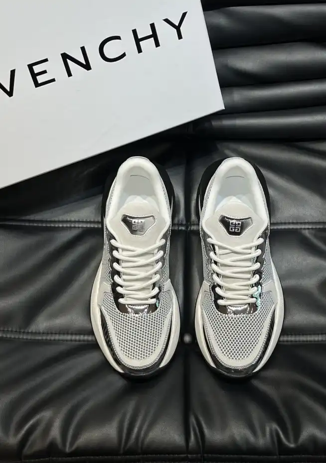 hype Givenchy Sneakers