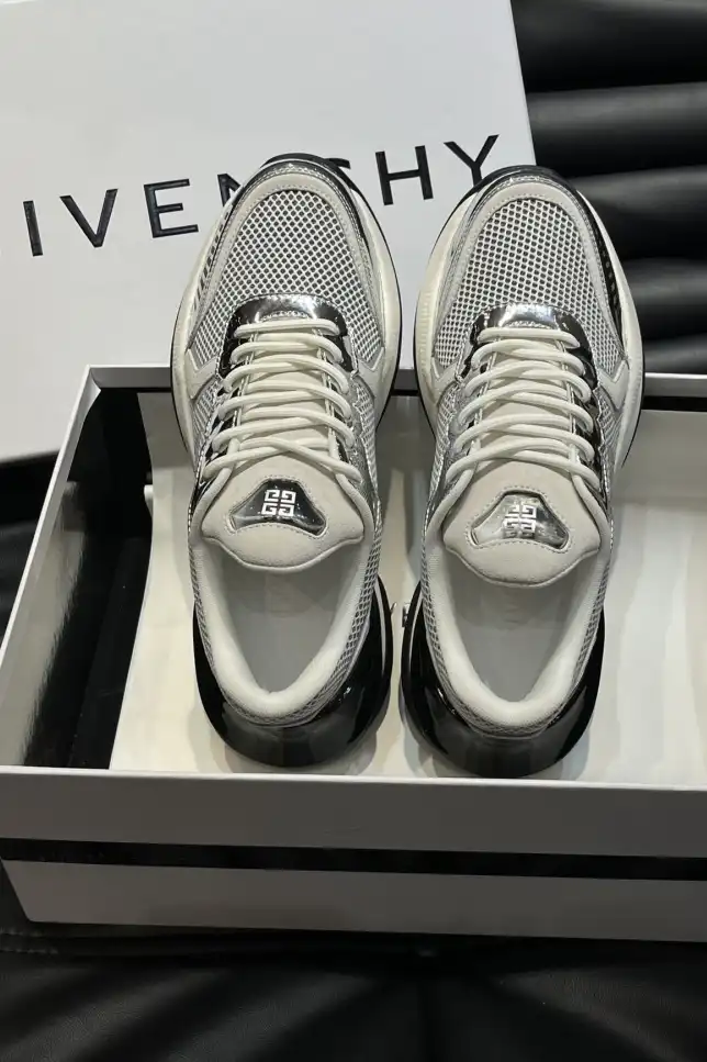 hype Givenchy Sneakers