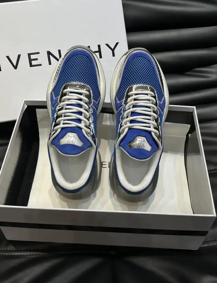 hype Givenchy Sneakers