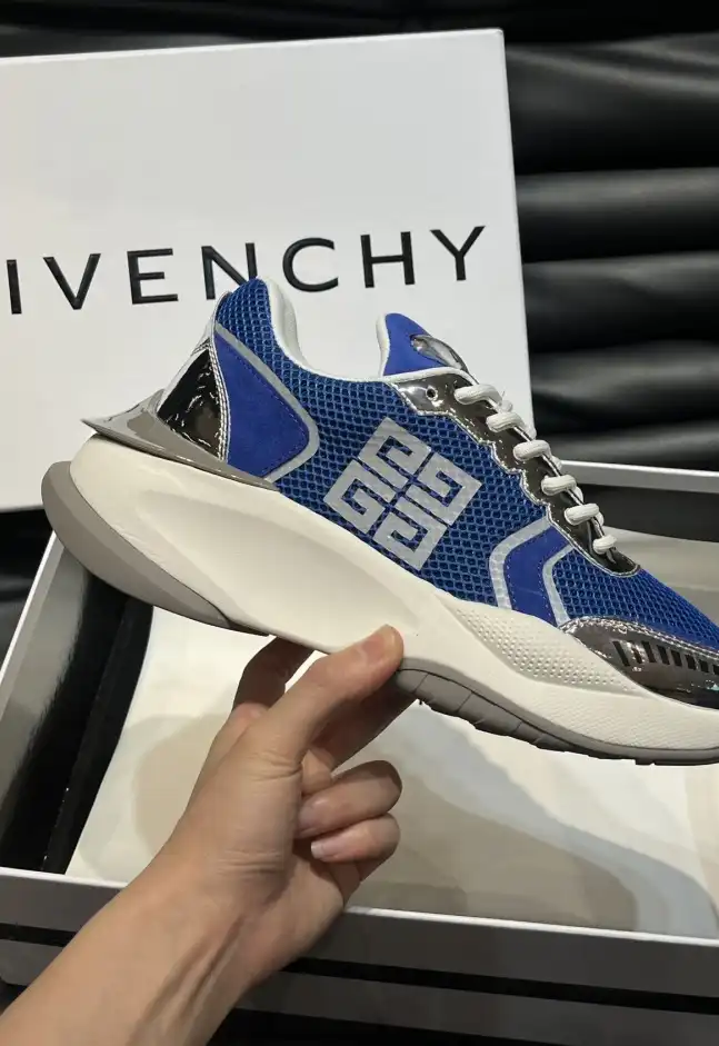 hype Givenchy Sneakers