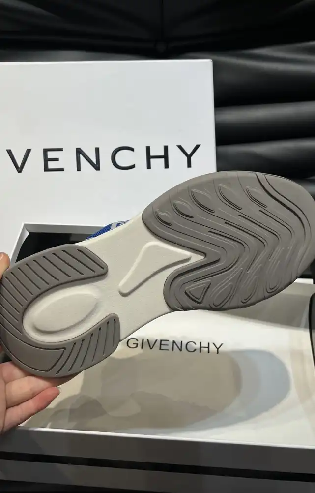 hype Givenchy Sneakers