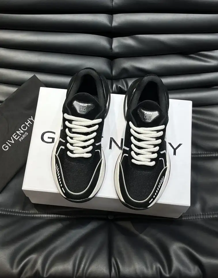 hype Givenchy Sneakers