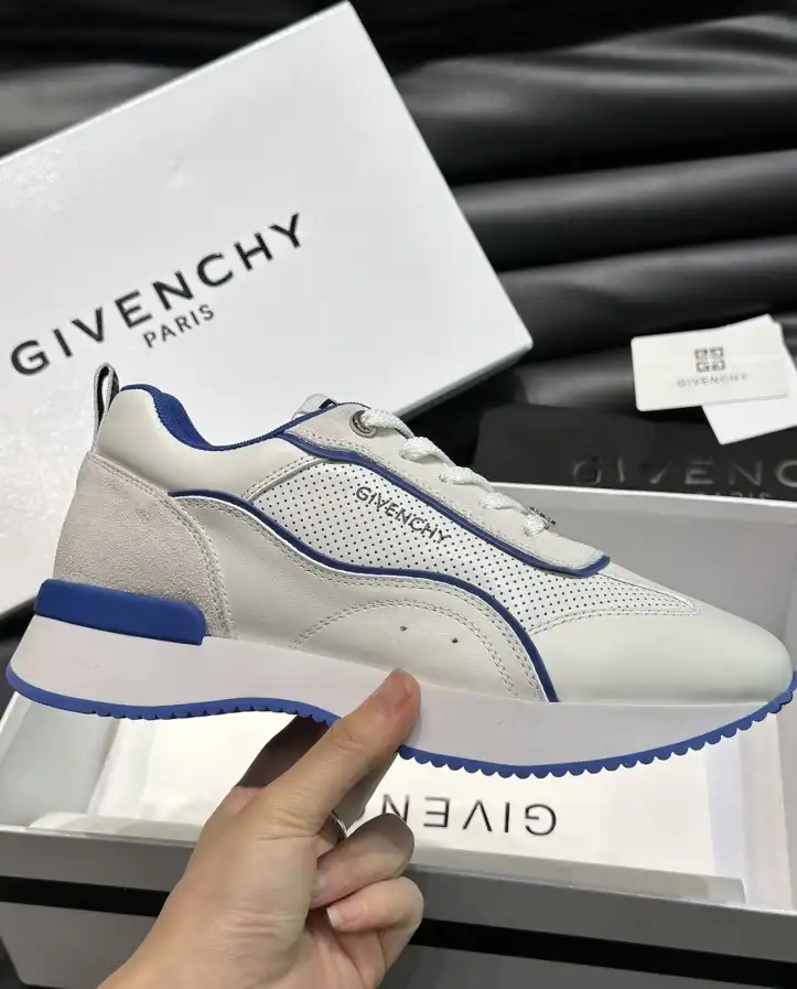 hype Givenchy Sneakers