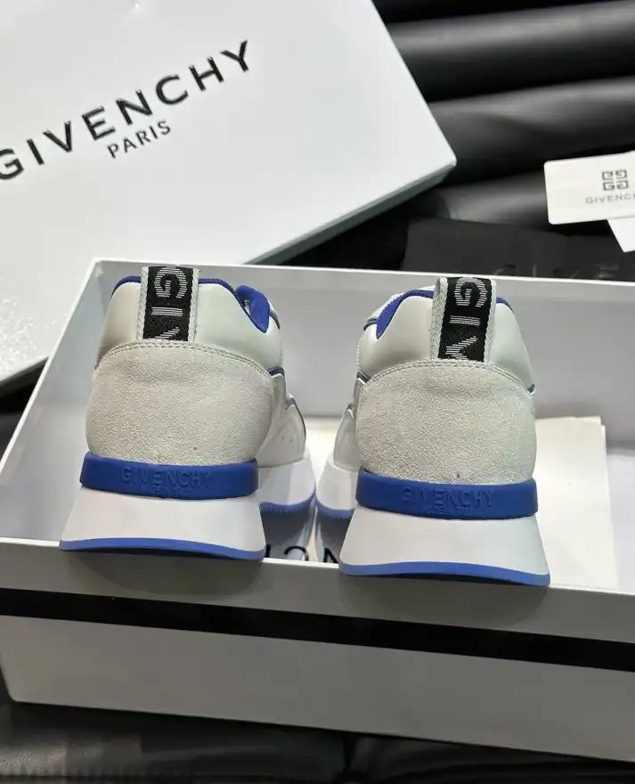 hype Givenchy Sneakers