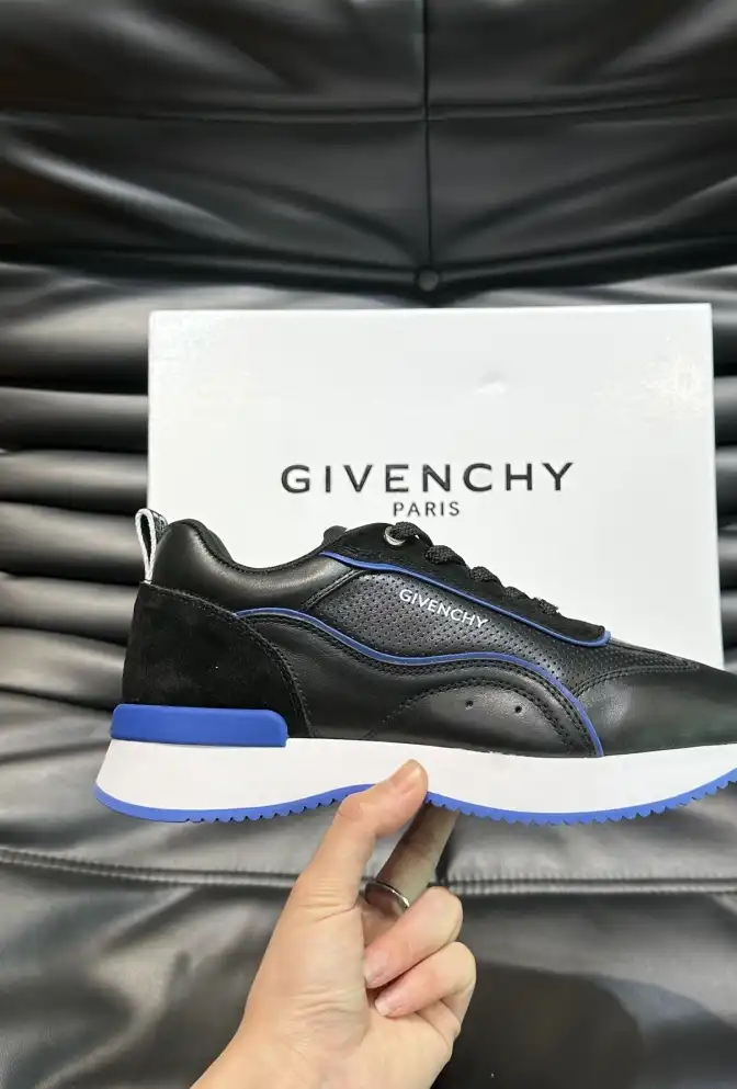 hype Givenchy Sneakers