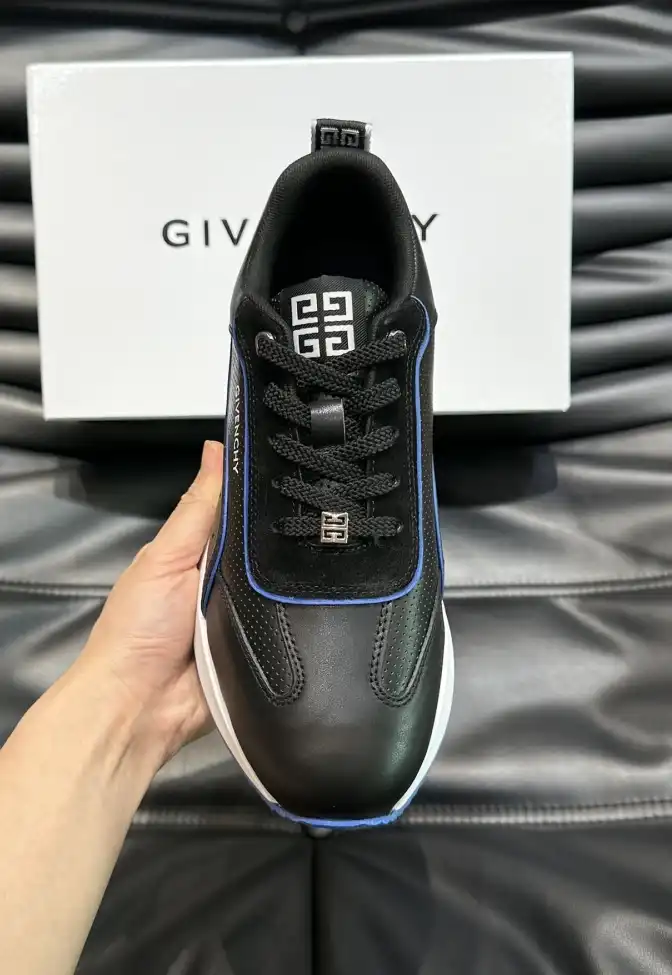 hype Givenchy Sneakers