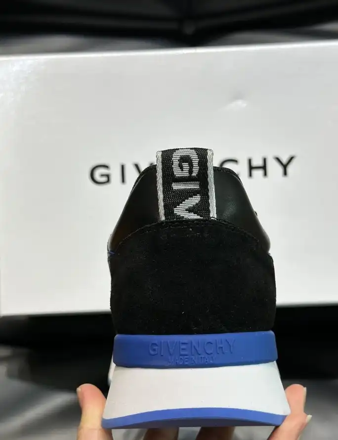 hype Givenchy Sneakers