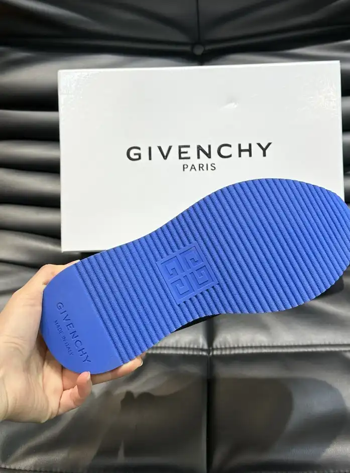 hype Givenchy Sneakers