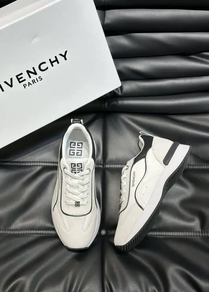 hype Givenchy Sneakers