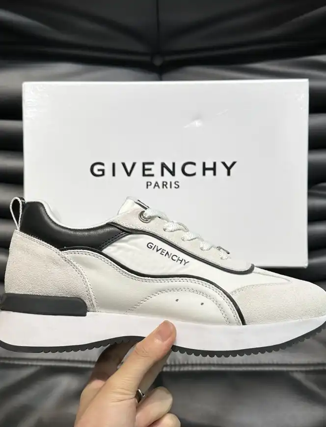 hype Givenchy Sneakers