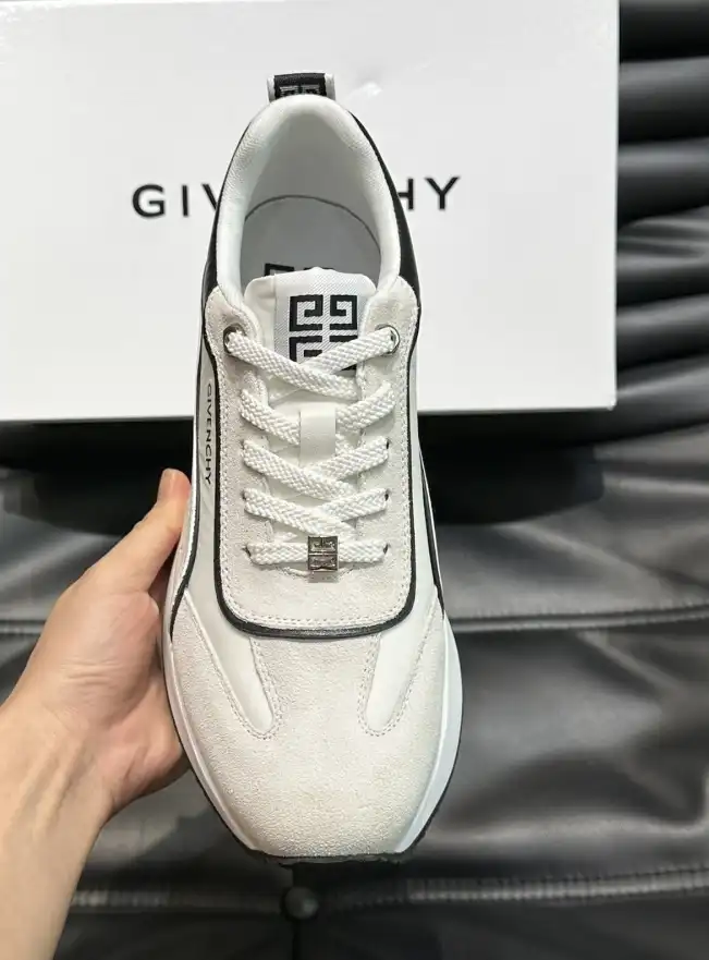 hype Givenchy Sneakers