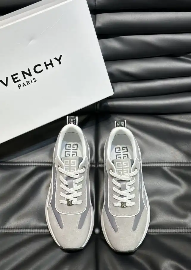 hype Givenchy Sneakers