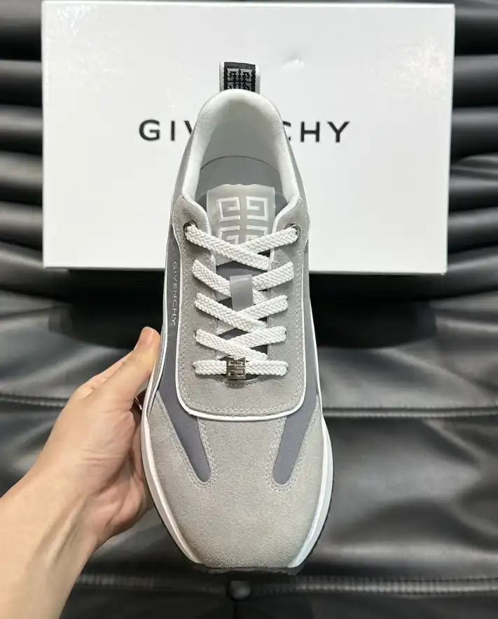 hype Givenchy Sneakers