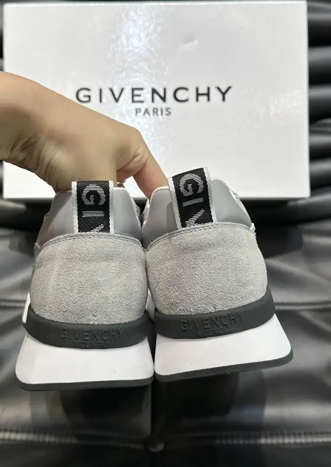 hype Givenchy Sneakers