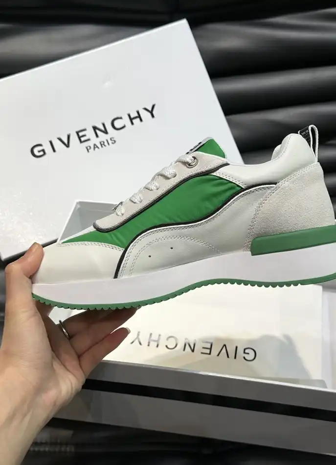 hype Givenchy Sneakers