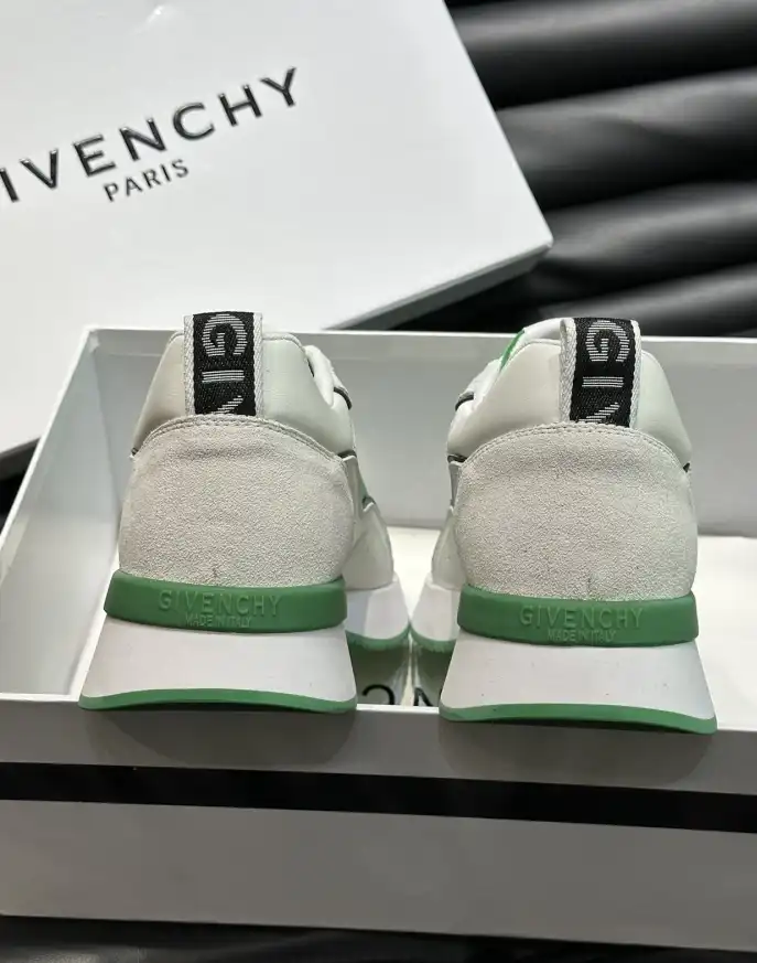 hype Givenchy Sneakers