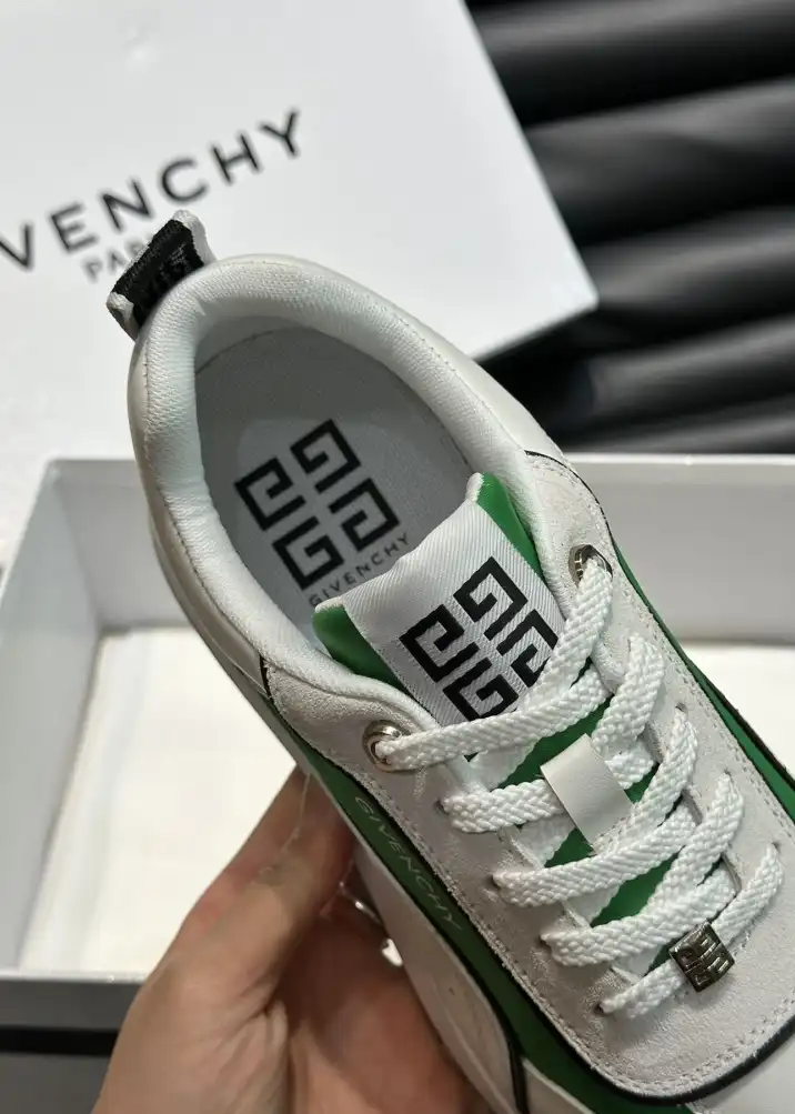 hype Givenchy Sneakers