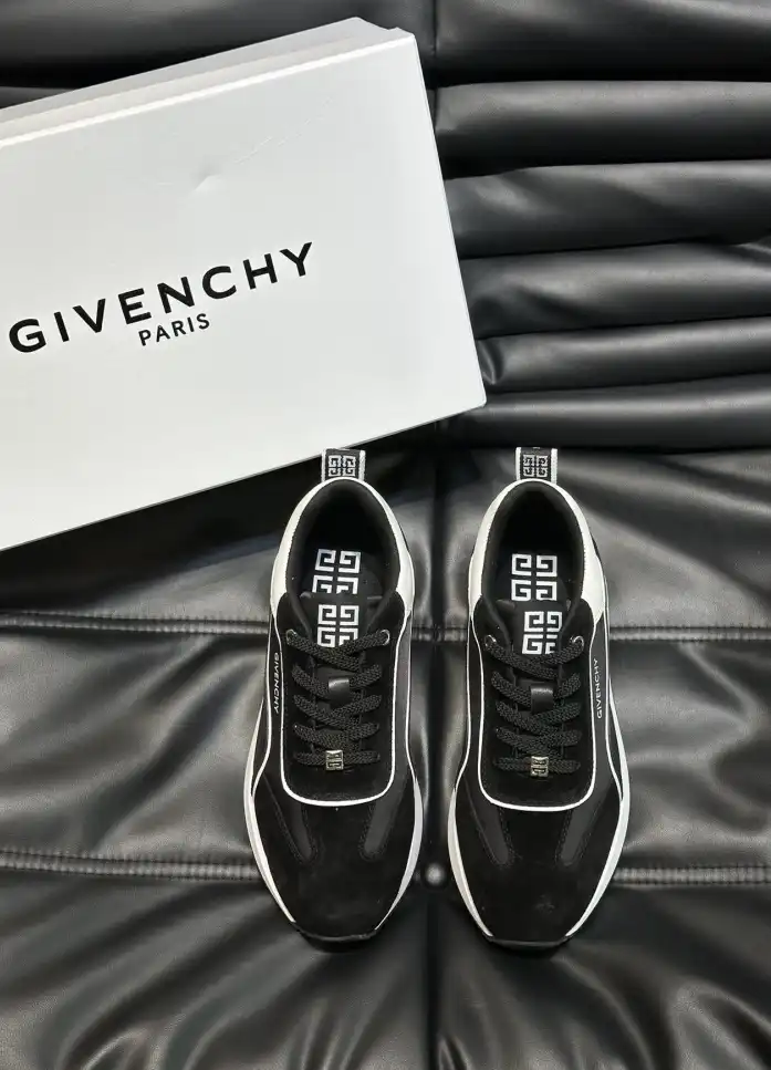 hype Givenchy Sneakers