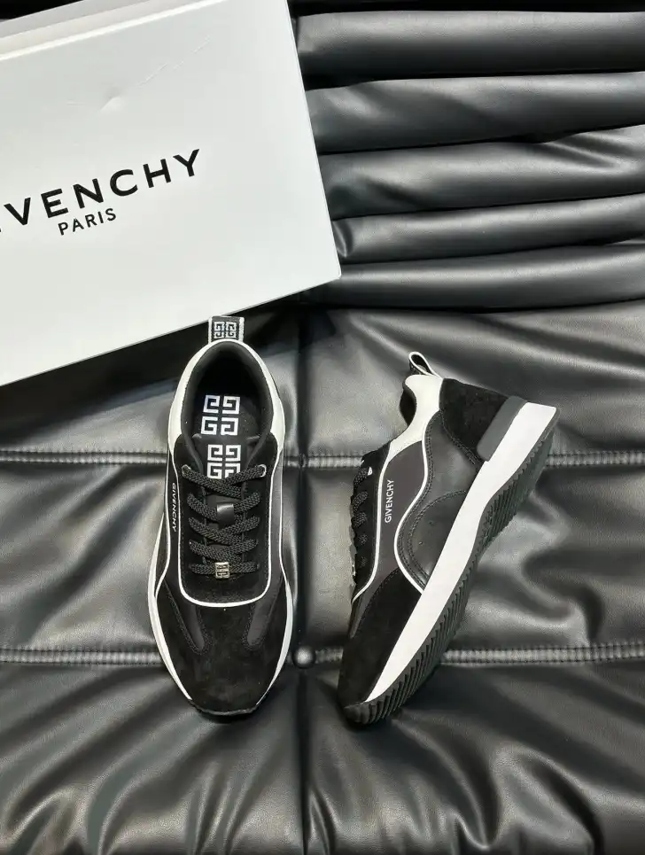 hype Givenchy Sneakers