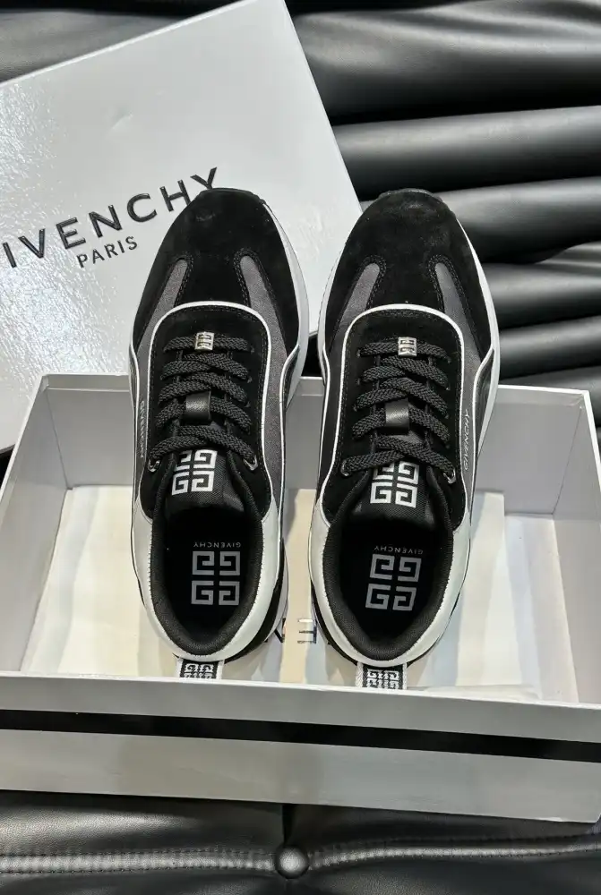 hype Givenchy Sneakers