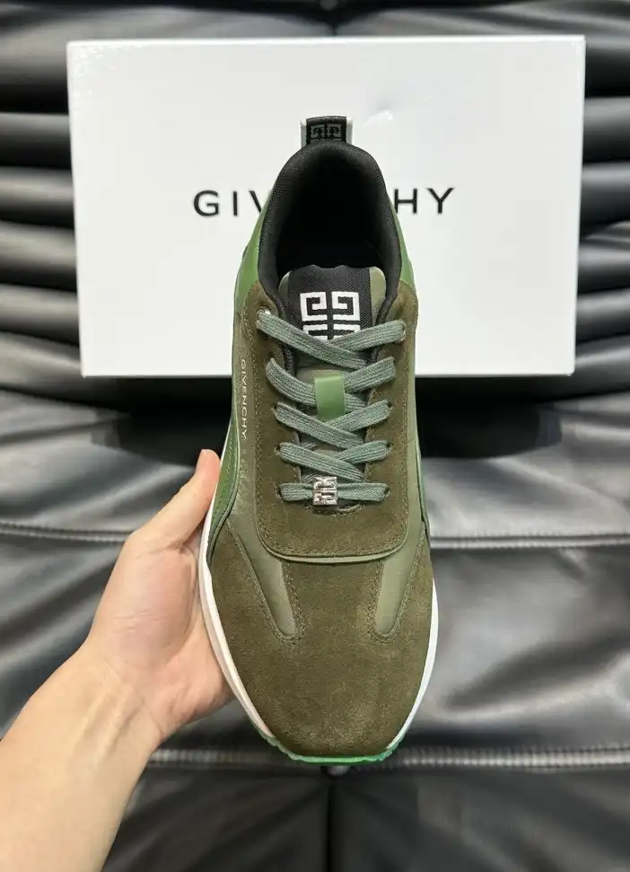 hype Givenchy Sneakers