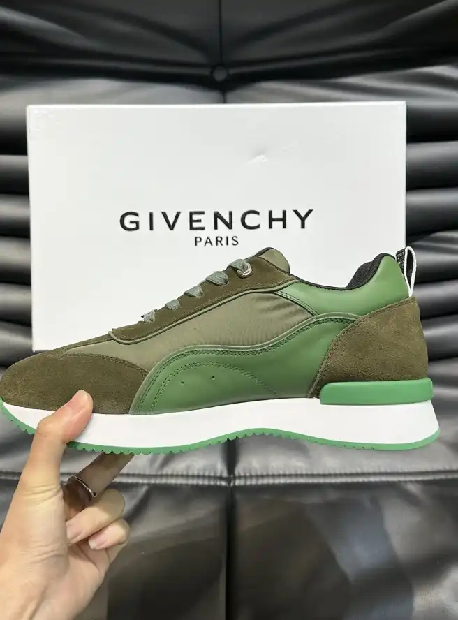 hype Givenchy Sneakers