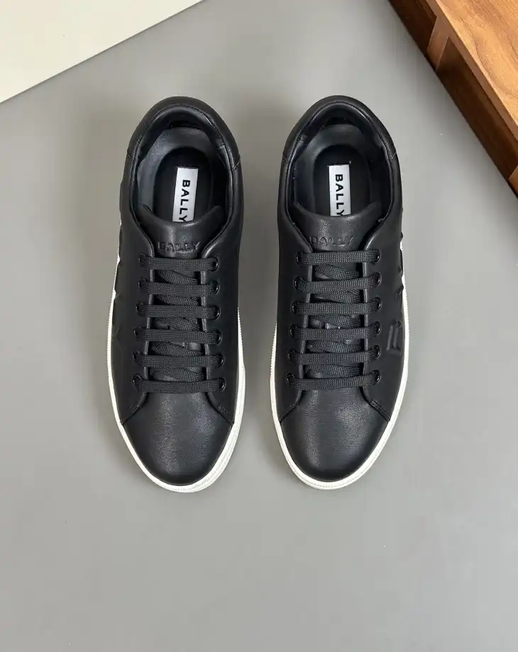 hype Burberry Sneakers