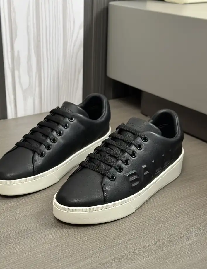 hype Burberry Sneakers