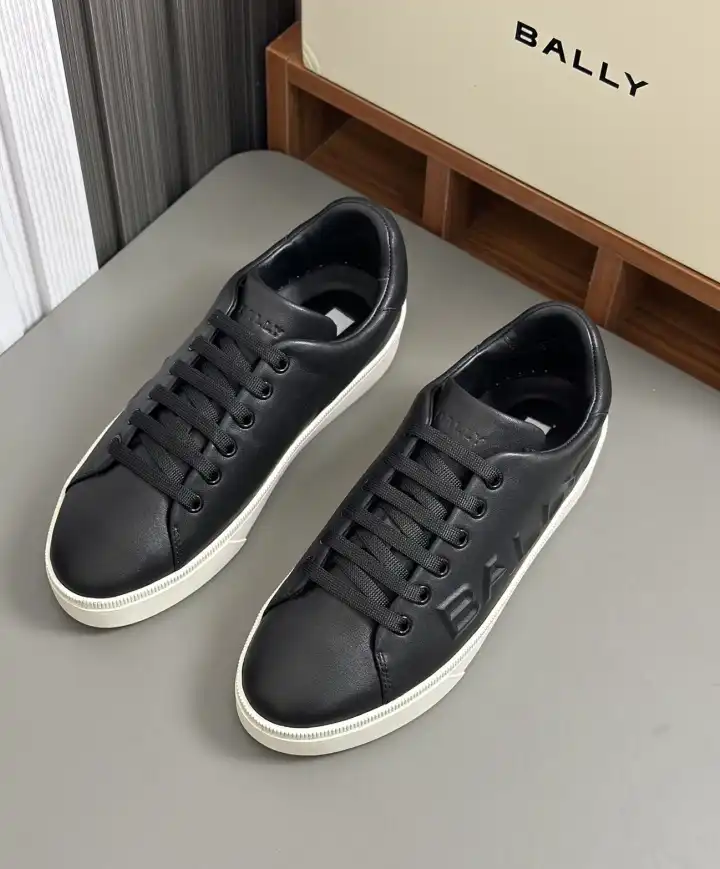 hype Burberry Sneakers