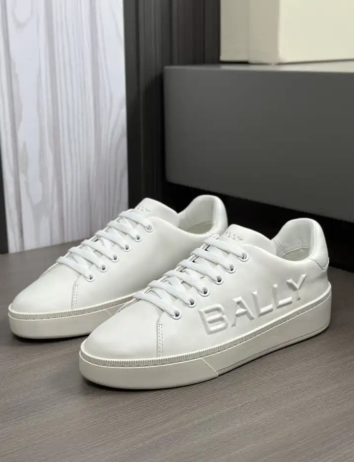 hype Burberry Sneakers