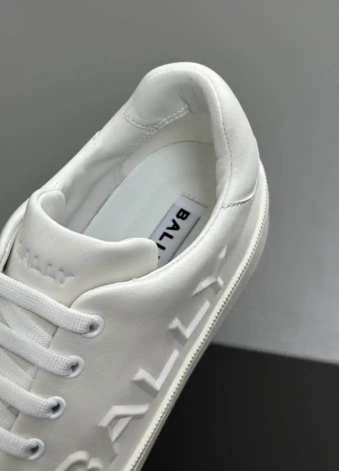 hype Burberry Sneakers