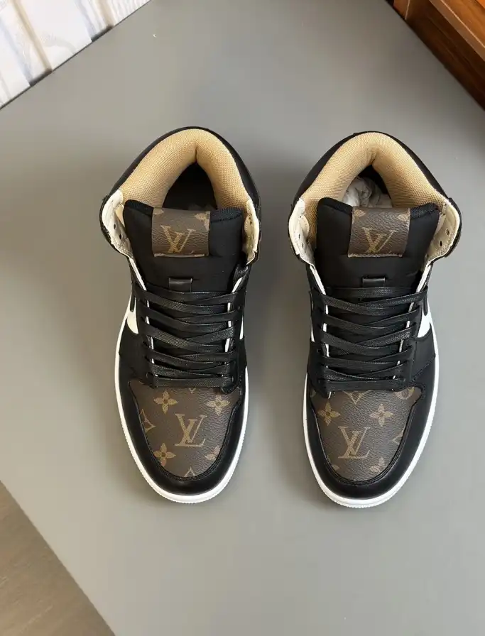 hype Louis Vuitton Sneakers