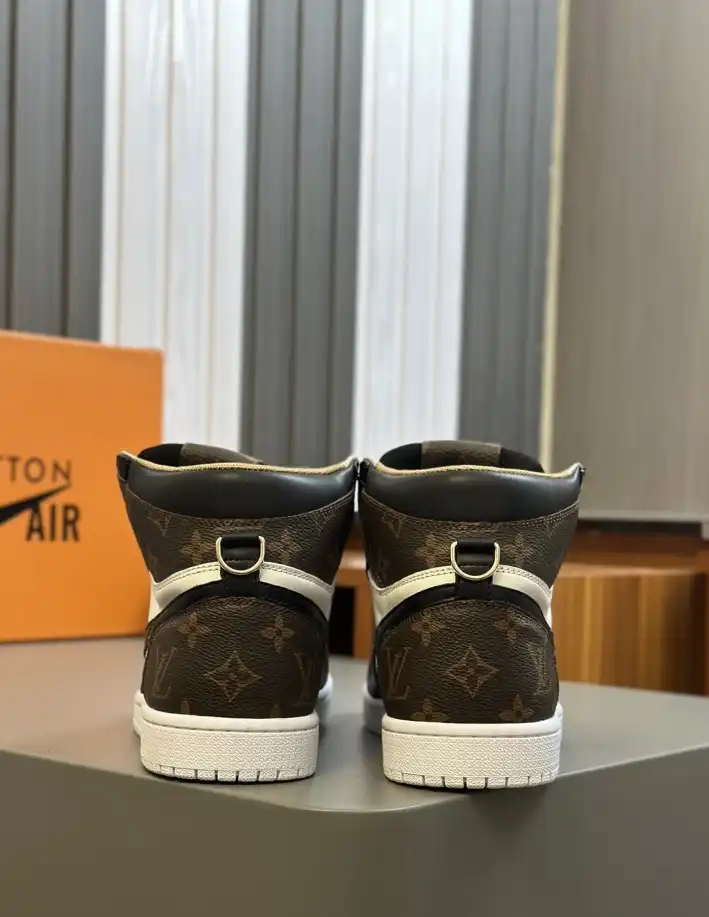 hype Louis Vuitton Sneakers