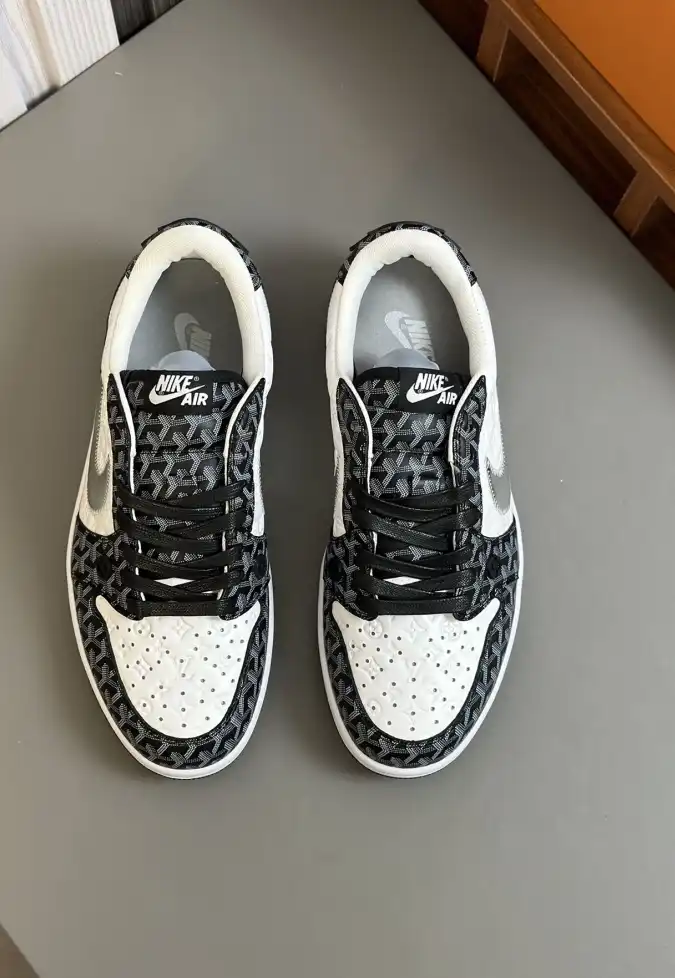 hype Louis Vuitton Sneakers