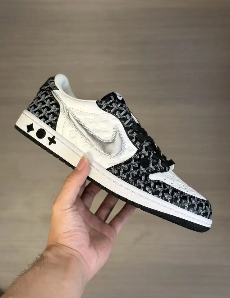 hype Louis Vuitton Sneakers