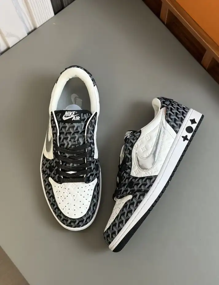 hype Louis Vuitton Sneakers