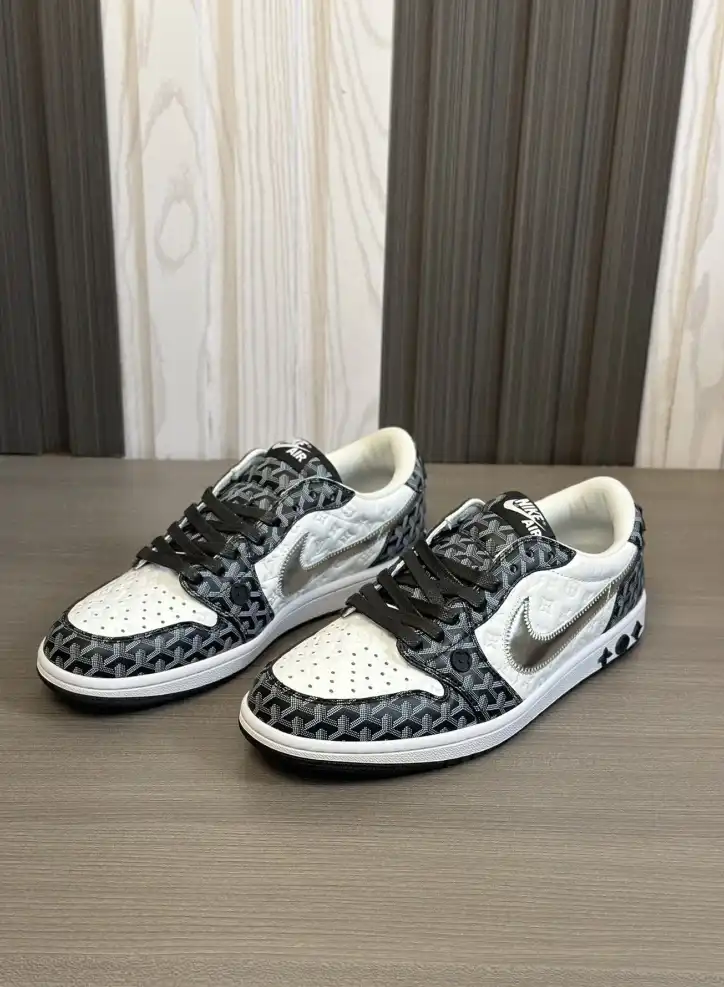 hype Louis Vuitton Sneakers